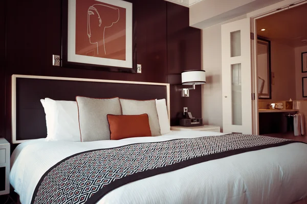 Das Design von Hotels wird in Kursen des Studiums der Innenarchitektur behandelt.