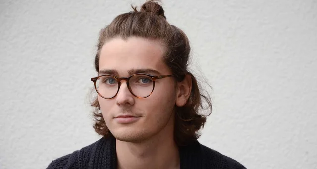 Lies hier wie Paul seine Eignungsprüfung an der FH Düsseldorf durch unseren Mappenvorbereitungskurs bestanden hat. Erarbeite mit uns deine perfekte Mappe. 