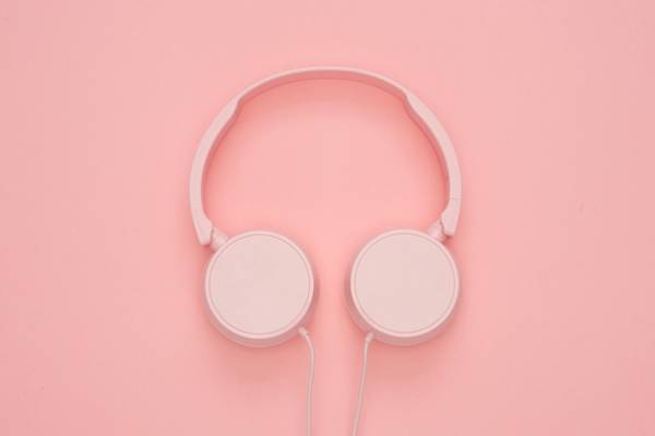 Im Produktdesignstudium setzt man sich auch mit dem designen von Elektronikartikeln auseinader. Hier ein Beispiel für Designer Kopfhörer