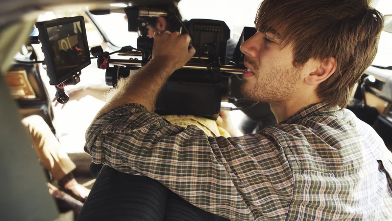 Für das Cinematography Studium empfiehlt es sich die ersten Erfahrungen mit Filmschnitte gemacht zu haben. Wie du ein spannendes Drehbuch schreiben kannst lernst du in einem Mappenvorbereitungskurs Cinematography.