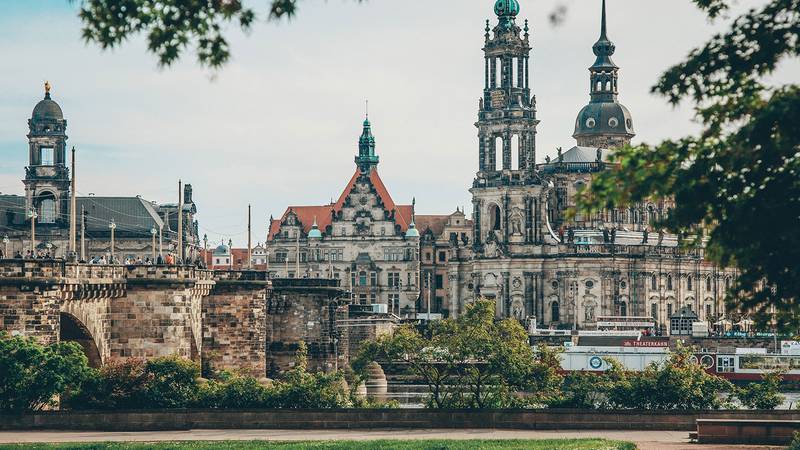 Du möchtest Bildende Kunst in Dresden studieren? Erstelle mit uns deine Kunst Bewerbungsmappe.