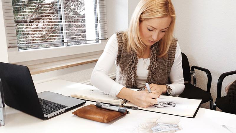 Lies hier wie Marie ihre Architektur-Mappe erfolgreich bei uns erstellt hat. Wir können dir Mappen-Beispiele für Architektur auch in unserem Mappenkurs zeigen.