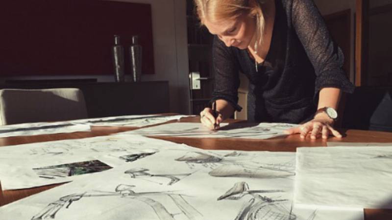 Schaue dir die Retail Design Mappenbeispiele von Mira an. Sie hat für ihre Retail Design Mappe eine der besten Bewertungen erhalten.