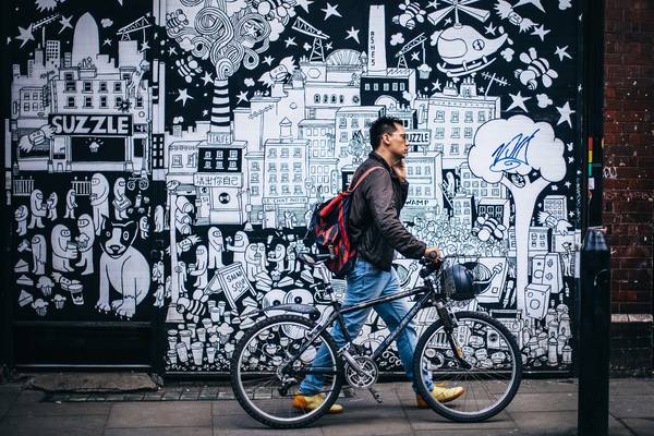 Das Konzipieren von Projektarbeiten ist für einen Kunstlehrer sehr wichtig. Im Studium Kunst auf Lehramt wird man darauf vorbereitet.