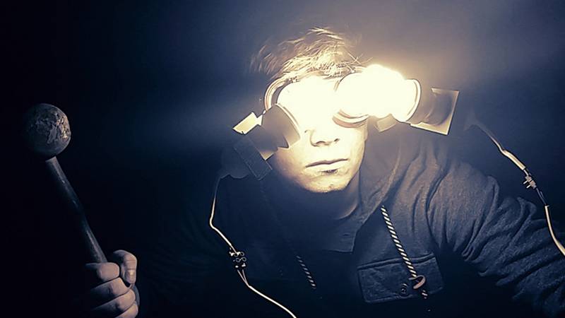 Alexander hat mittlerweile seinen Abschluss in Industrial-Design gemacht. Er arbeitet für renommierte Unternehmen und wir erinnern uns gerne an seine Anfänge im Industrial Design Mappenkurs