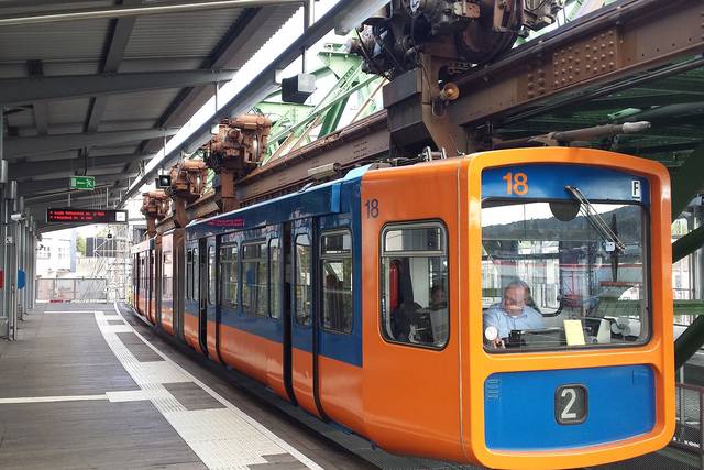 Du möchtest Wuppertal in Industrial Design studieren? Erstelle mit uns deine Bewerbungsmappe Industrial Design.