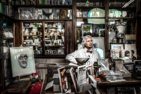 Das Retail Design Studium behandelt die Gestaltung von Ladengeschäften. Dies schließt das Design von Buchläden mit ein.