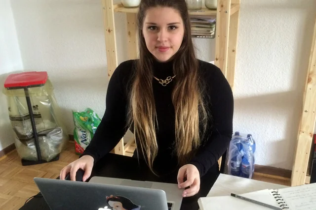 Linda studiert Kommunikationsdesign. Ihre Mappe für die Bewerbung und das Prüfungsgespräch hat sie mit uns erstellt und die Eignungsprüfung mit Bestnote bestanden.