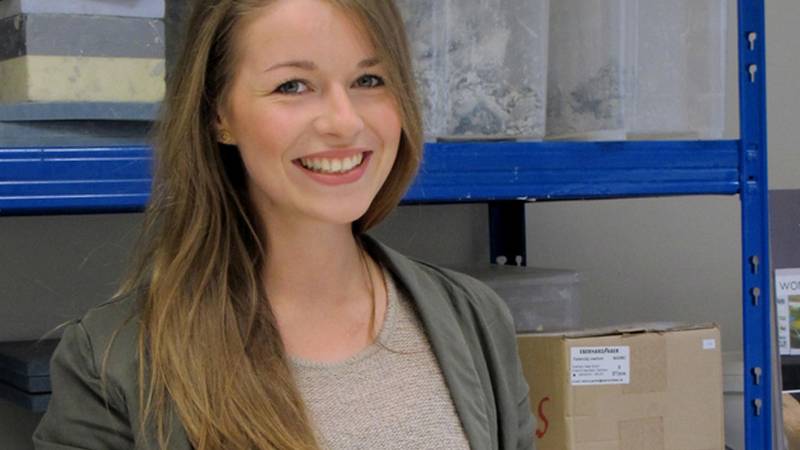 Linda ist jetzt eine erfolgreiche Produktdesignerin. So hat alles mit Ihrer Produktdesign Bewerbungsmappe begonnen.