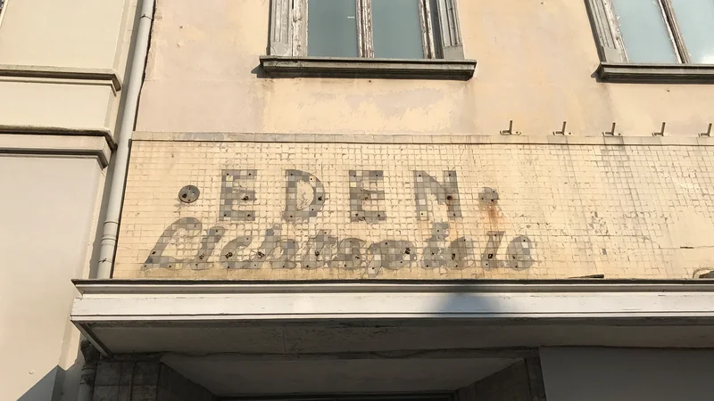 Erfahre wie Ina mit ihrer Bewerbungsmappe für Cinematography einen Studienplatz an der Tampere University of Applied Science erhalten hat.Wir helfen dir deine perfekte Cinematography-Mappe zu erstellen. 