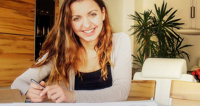 Paulinas Ideen aus sind einfach aber sehr wirkungsvoll. In unserem Mappenkurs Wuppertal konnten wir mit ihr zahlreiche Konzepte in realistische Produktideen umwandeln.