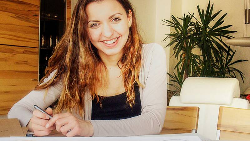 Paulinas Ideen aus sind einfach aber sehr wirkungsvoll. In unserem Mappenkurs Wuppertal konnten wir mit ihr zahlreiche Konzepte in realistische Produktideen umwandeln.