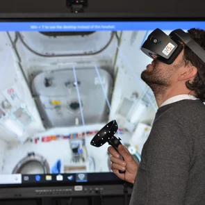 Ob Innenarchitektur, Produktdesign, Gamedesign oder Architektur. Aus diesen Disziplinen setzten sich deine Virtual Design Mappenbeispiele