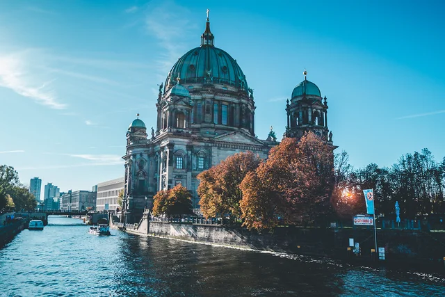 Dein Start ins Berlin Studium Kostümbild